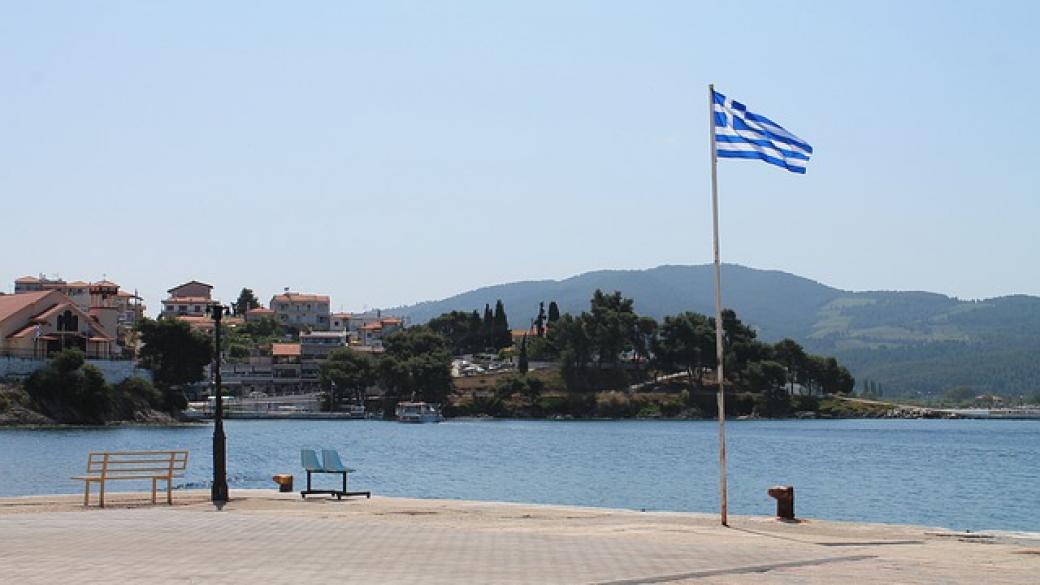 Гърция отваря граници за българите от днес