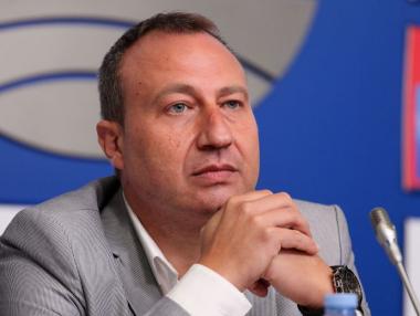 Държавните мерки не работят за автобусния бранш