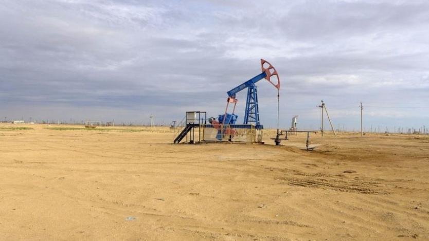 Повишените запаси на САЩ тласкат цените на петрола надолу