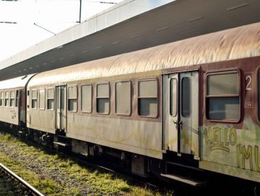 БДЖ рециклира още 7 пътнически вагона за 3.45 млн. лв.