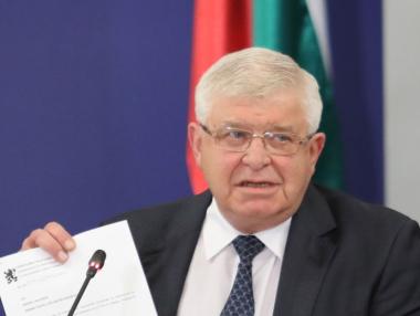 Средно по 1450 лв. допълнително са получили медиците „на първа линия“