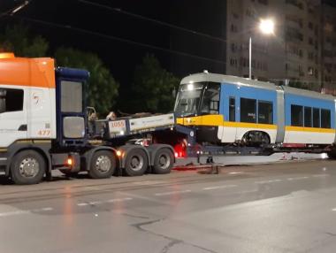 И последният от 13-те нови трамвая пристигна в София