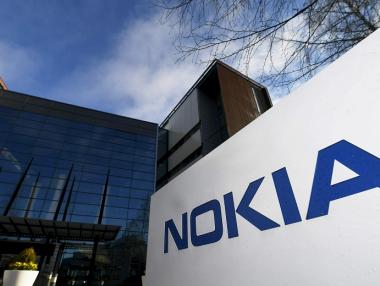 Nokia съкращава 1/3 от френските си служители