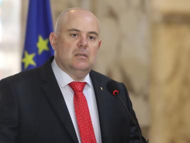 Прокуратурата иска от Борисов и Ананиев да преосмислят коронадействията си