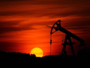 Петролът продължи да потъва и вече е под 40 долара