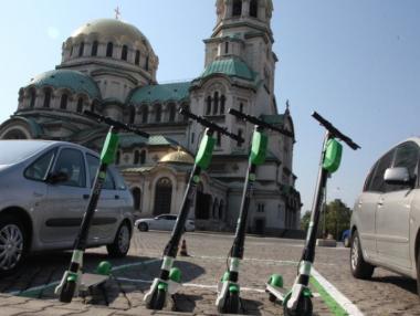 Електрическите тротинетки вече ще трябва да се движат по правила