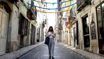 Португалия отново затваря части от Лисабон заради Covid-19