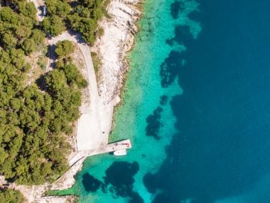 Достъпният лукс да почиваш на частен глемпинг остров