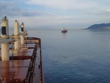 Моряци ще работят 8 месеца над сроковете в договорите си