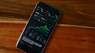 Технологичните гиганти изстреляха Nasdaq до нов връх