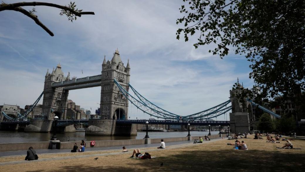 Лондон премахва карантината за пътуване до 75 държави