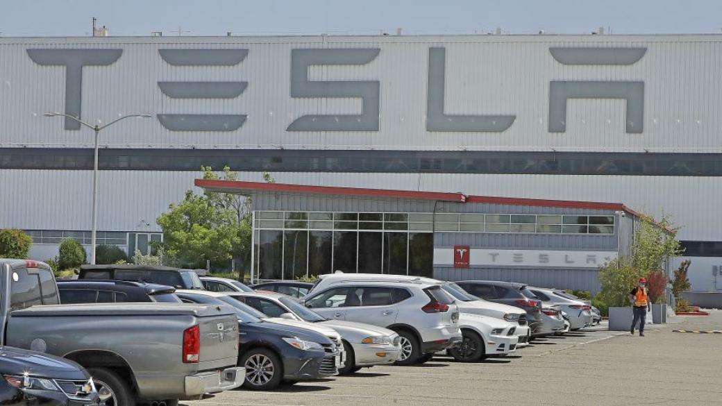 Възможно ли е акциите на Tesla да стигнат 2000 долара?