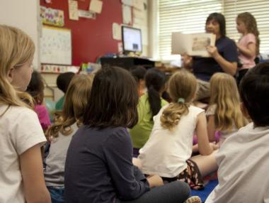 Живата връзка с преподавателя все още е много важна