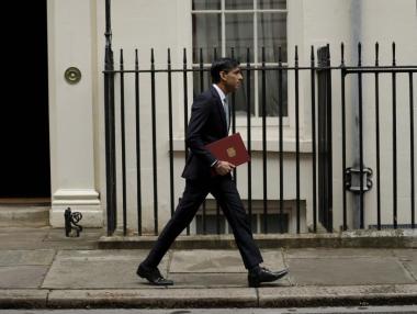 Британското правителство поема 50% от сметките в ресторантите