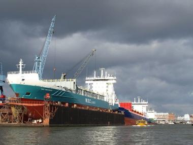 С 42% намаляха поръчките на нови кораби