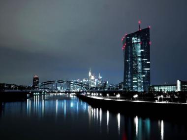 Бизнесът и синдикатите призовават всички власти към отговорно поведение