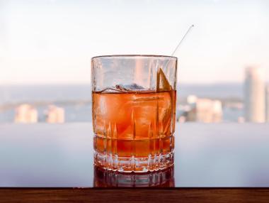 Пазарът на спиртни напитки в България се дави под натиска на Covid-19