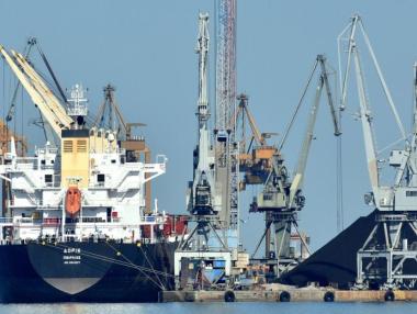 Китай изненада с растящ внос и износ