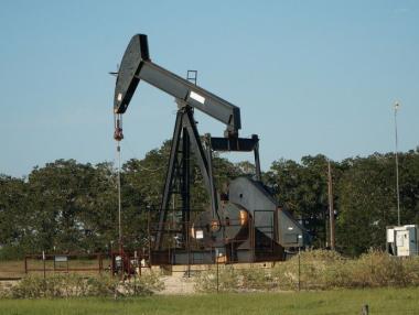 Петролът тръгна надолу въпреки сделката на ОПЕК+