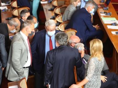 Днес започват обсъжданията на петия вот на недоверие