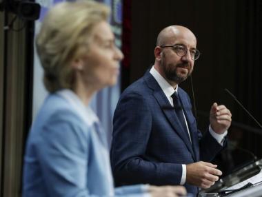 Евролидерите постигнаха споразумение след 4-дневен маратон