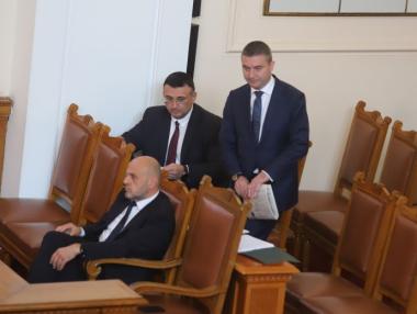 Парламентът одобри рокадите в правителството