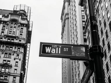 Apple и Microsoft поведоха пазара надолу