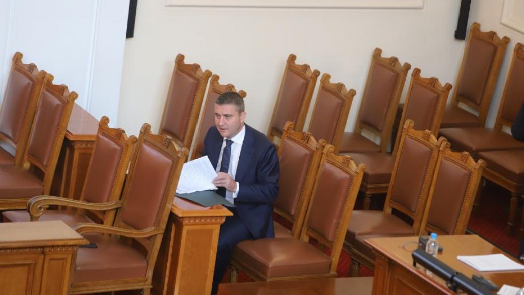 Горанов се отказва от депутатското си място