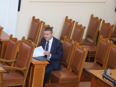 Горанов се отказва от депутатското си място