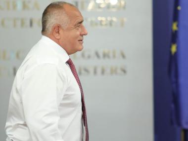 Правителството раздаде набързо над 700 млн. лв.