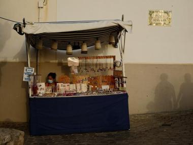 Търговията на дребно в Испания с първи признаци на възстановяване