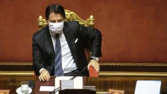 Италия удължава за неограничено време карантината за българи