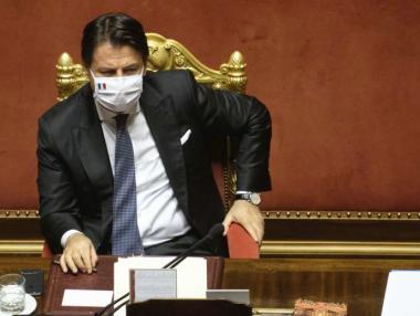 Италия удължава за неограничено време карантината за българи