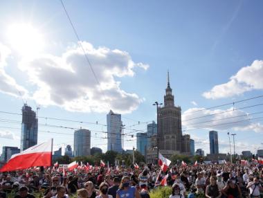 Полша обяви мащабно преструктуриране в енергетиката си