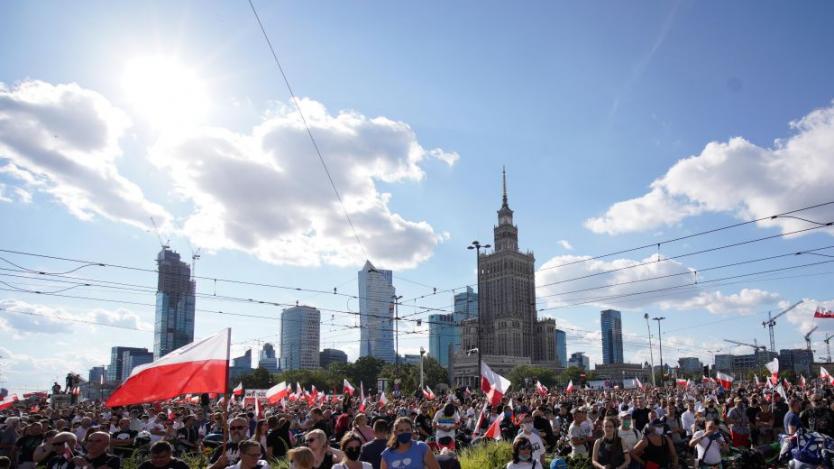 Полша обяви мащабно преструктуриране в енергетиката си