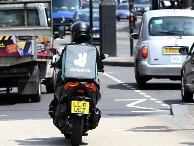 Amazon получи зелена светлина да купи част от Deliveroo