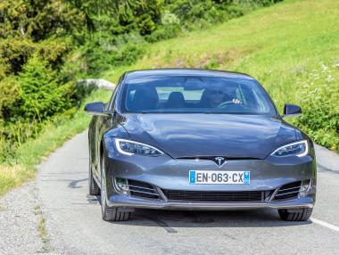 Tesla открива магазин в Гърция