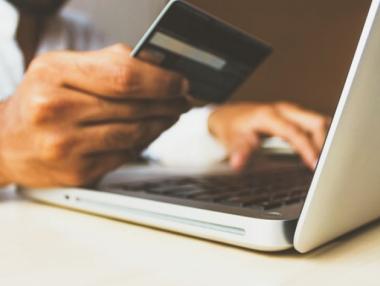 Парите в брой постепенно губят популярност сред българите