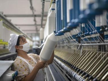 Китайският износ изненада с голям растеж