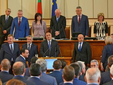 Ако правителството подаде оставка…