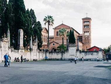 Италия удължава до септември карантината за граждани, идващи от България