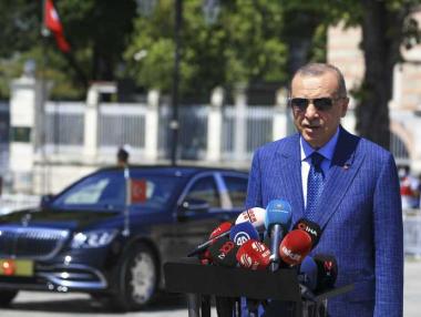 Турската икономика е стабилна, обяви Ердоган въпреки срива на лирата