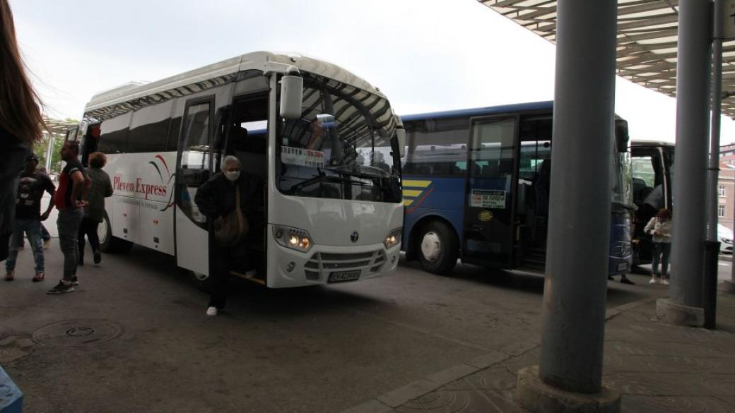 Междуобластните автобуси възстановиха 70% от курсовете си