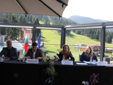 От туристическия бранш искат субсидии за автобусите по модела на чартърите 