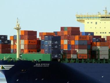 Контейнерооборотът нараства
