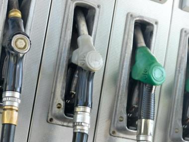 Регулаторът най-после откри некачествени горива в България