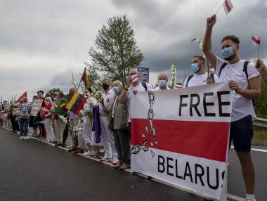 Жива верига от 50 000 литовци в подкрепа на Беларус