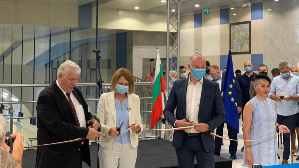 С година закъснение Фандъкова откри третия лъч на метрото