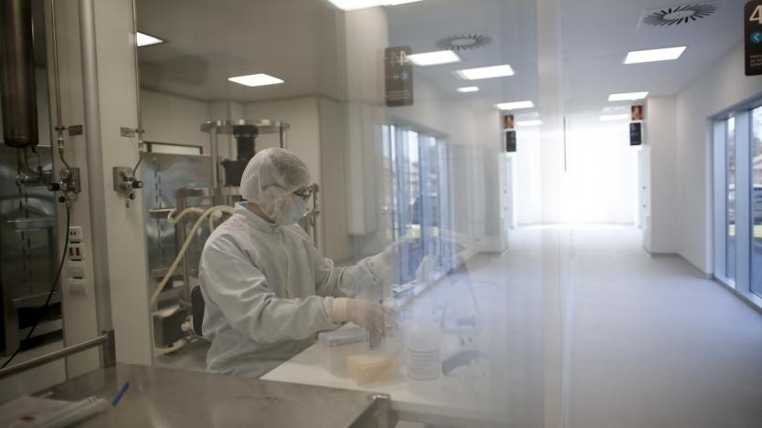 ЕК сключи договор за 300 млн. COVID-ваксини с AstraZeneca