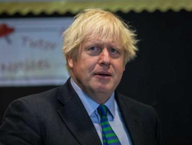 Великобритания ще плаща по £13 на ден на принудени на самоизолация граждани